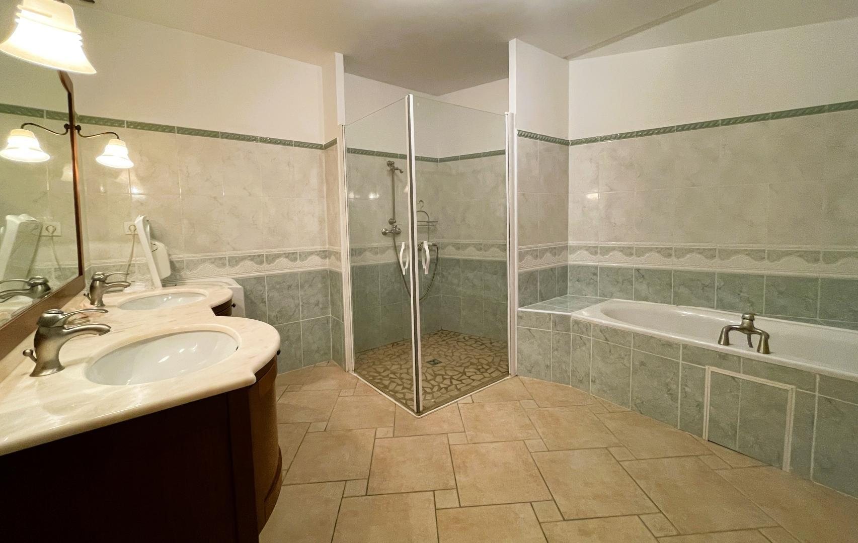 Salle d'eau · RDC